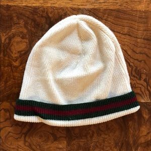 Gucci cream beanie with green and red strip